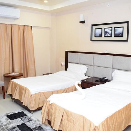 Hotel Grand Palace Jorhāt Exteriér fotografie